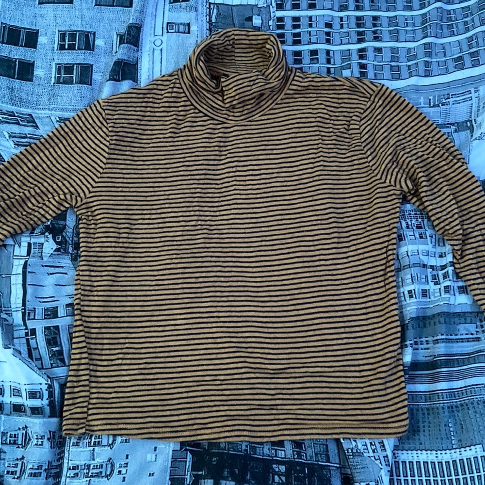 Forever 21 cropped shirt
